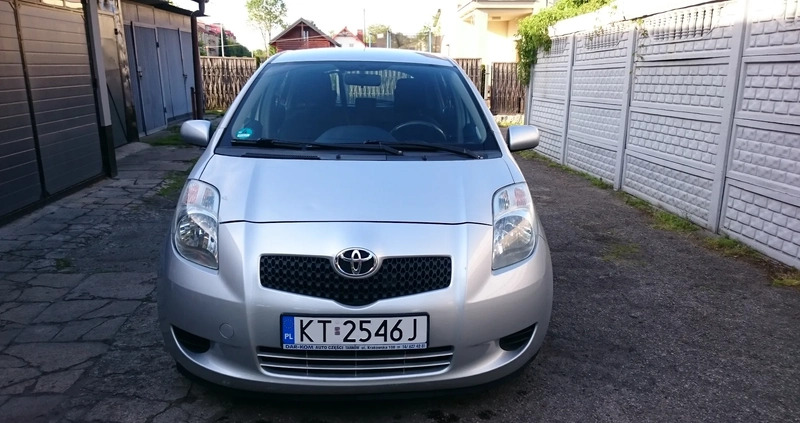 Toyota Yaris cena 15800 przebieg: 215700, rok produkcji 2006 z Tarnów małe 781